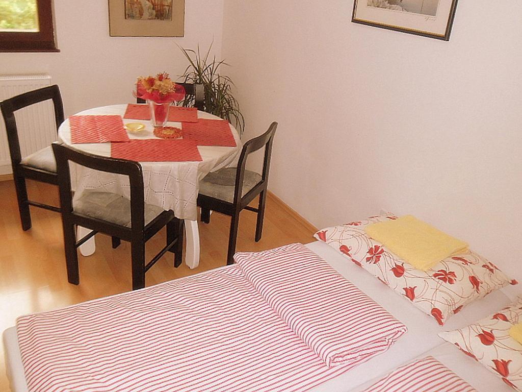 Kestenovi Dvori Apartment *